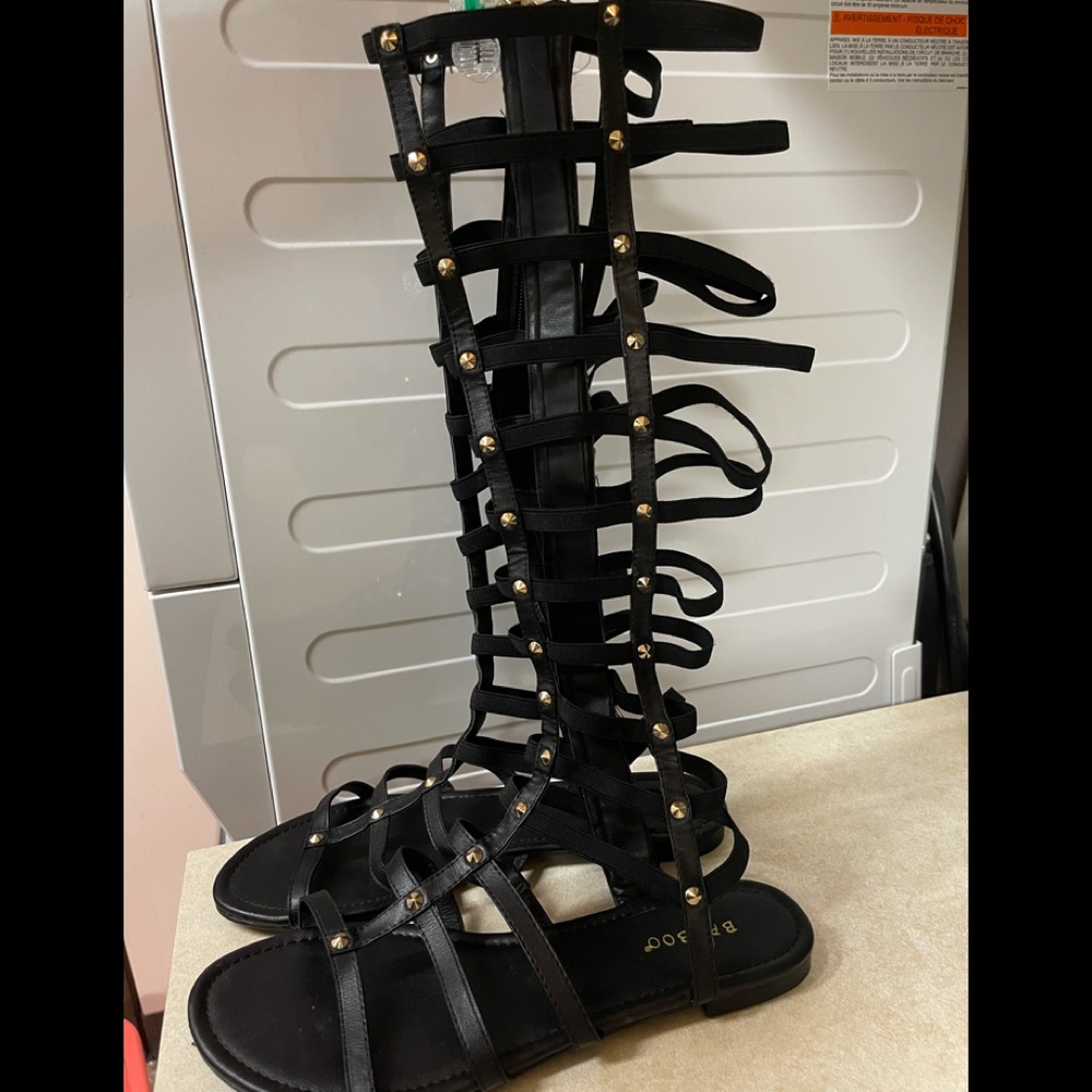 Bamboo women’s black flat sandals size 10